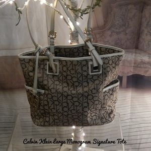 🍎 Calvin Klein Large Monogram Signature Tote